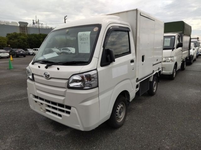 6217 Daihatsu Hijet truck S500P 2019 г. (LUM Kobe Nyusatsu)